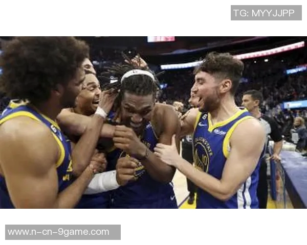 卢尼半场表现出色高效6中4贡献8分3篮板2助攻依然是卢姥爷