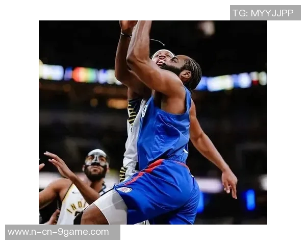 哈登三分火力全开半场独得26分快船领先太阳16分小卡与狄龙合力贡献28分