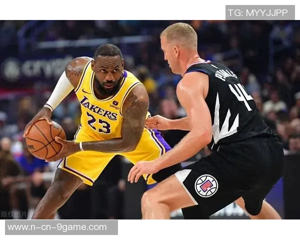 徐静雨分析詹姆斯末节表现与GOAT防守不足引发热议 徐静雨分析詹姆斯末节表现与GOAT防守不足引发热议