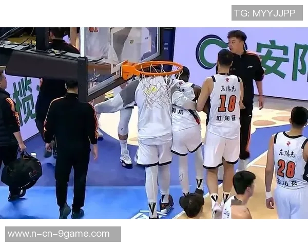 奎因全能表现助力球队15投7中斩获21分11篮板3助攻1抢断1盖帽三分球命中率高效